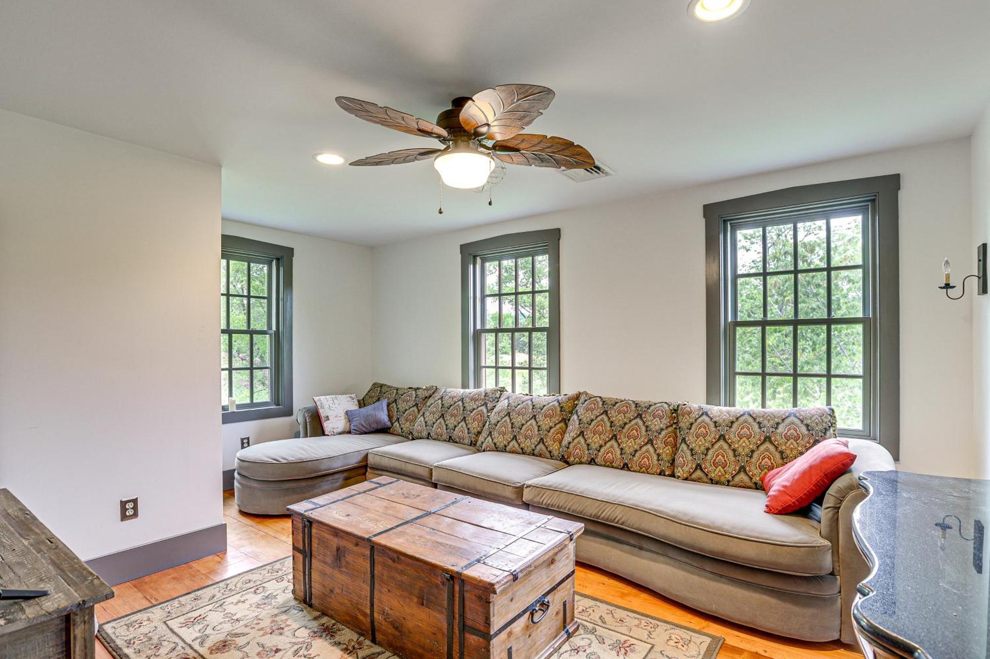 Spacious And Historic Cabin In New Haven With Pond! Extérieur photo