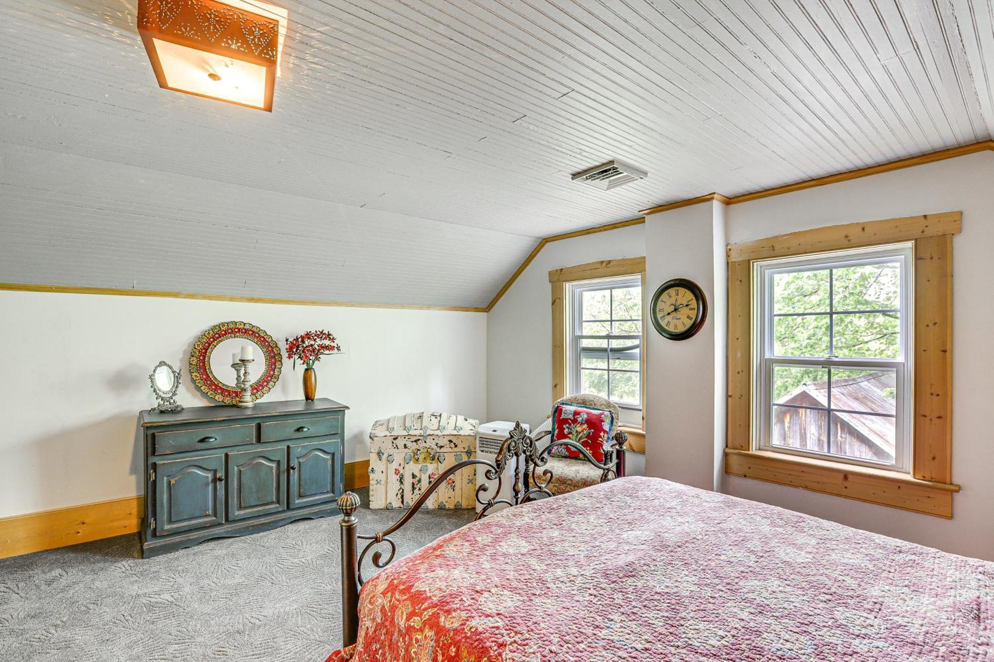 Spacious And Historic Cabin In New Haven With Pond! Extérieur photo