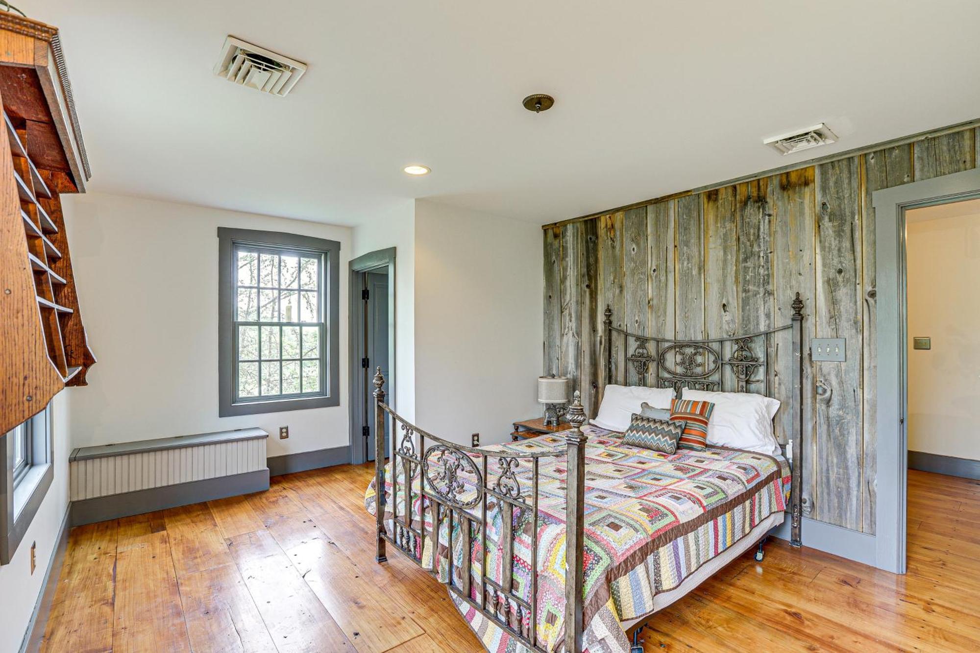 Spacious And Historic Cabin In New Haven With Pond! Extérieur photo